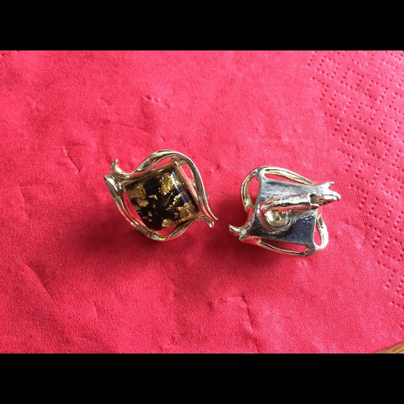 Vintage Coro clip on earrings - Picture 3 of 3
